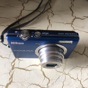 Nikon COOLPIX S570 12.0MP Digital Camera Blue  TESTED No Charger New Battery SD